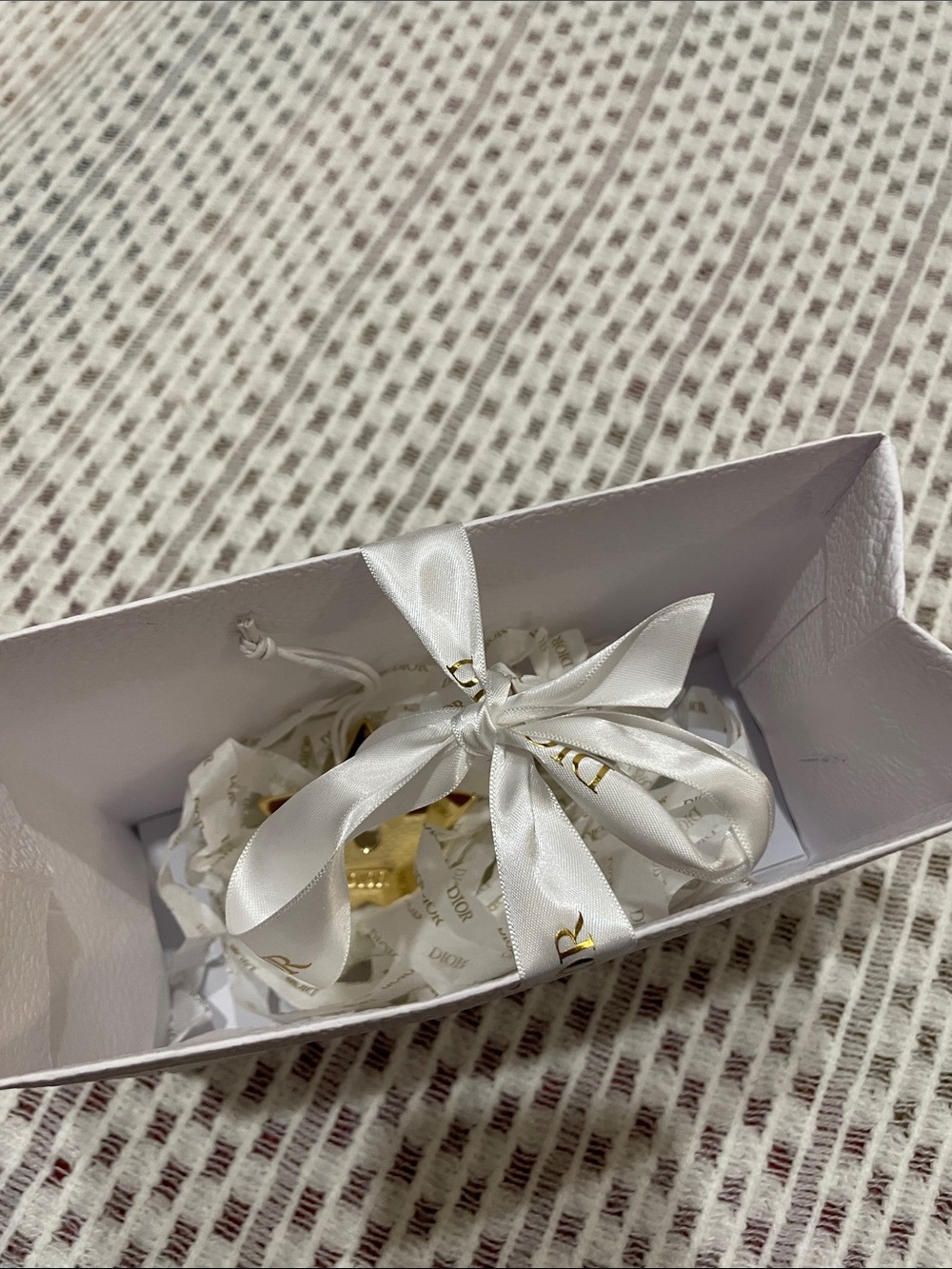 Dior Gold Star Charm Ornament with Gift Bag & Card NWOT - Picture 10 of 10